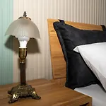 Taksim Flat Back * Istanbul