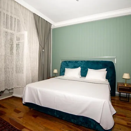 Taksim Flat Back